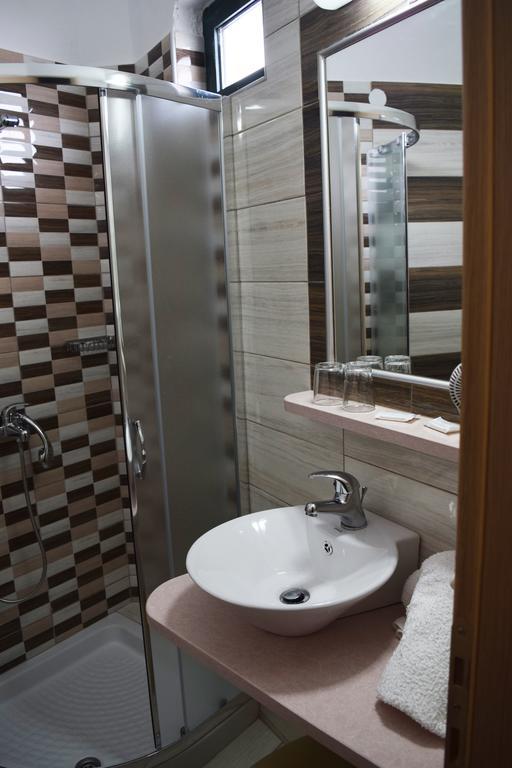 Iro Hotel 圣加利尼 外观 照片